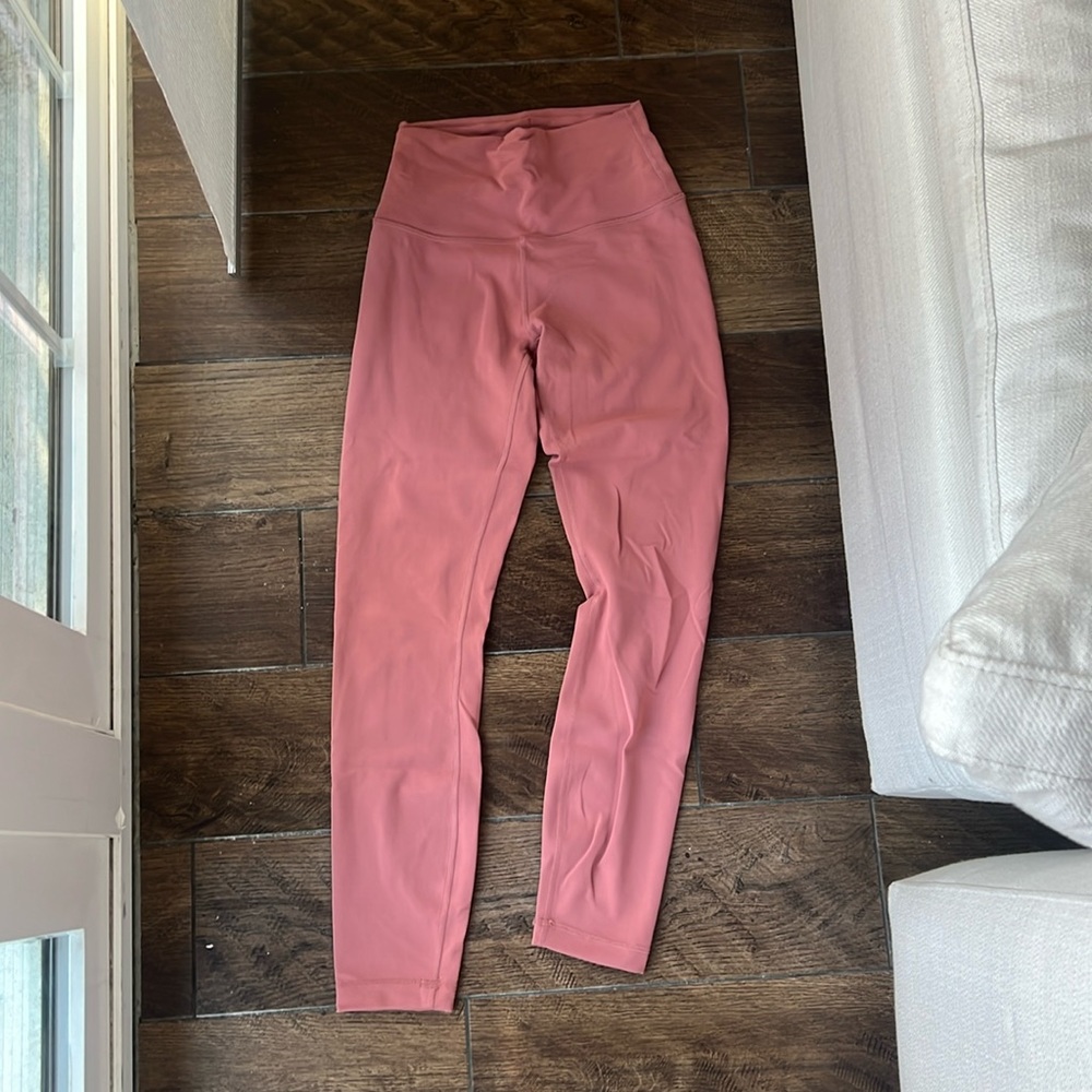 Lululemon Wunder train contour fit tight 25”